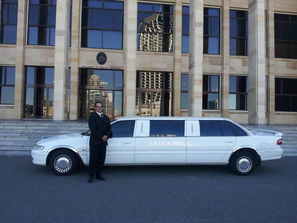 limousine, car wallpapers, car, luxury, limo, vehicle, transportation, chauffeur, transport, suit, man, white, stretch, male, automobile, building, blue car